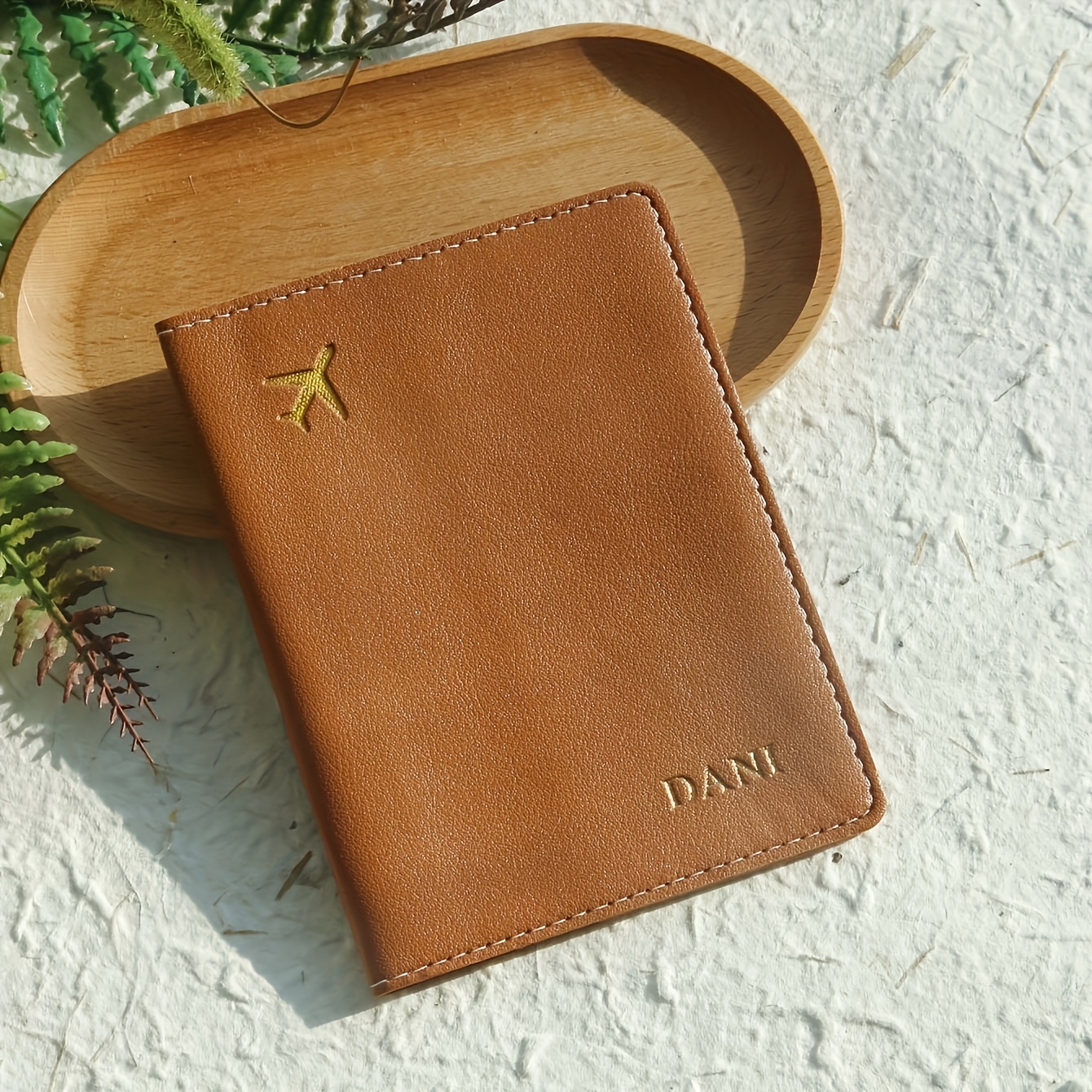 TEMU Étui porte-passeport personnalisé avec nom//texte - à chaud adapté pour portefeuille de voyage, pochette à documents légère, couverture ouverte