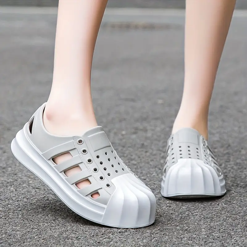 womens out details 12