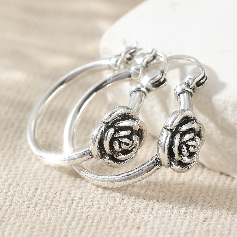 E-shop Silberfarbene 3D Rosenblüten Ohrstecker für Damen, Vintage Pflanze, feine Schmuckstücke, minimalistische Ergänzungen