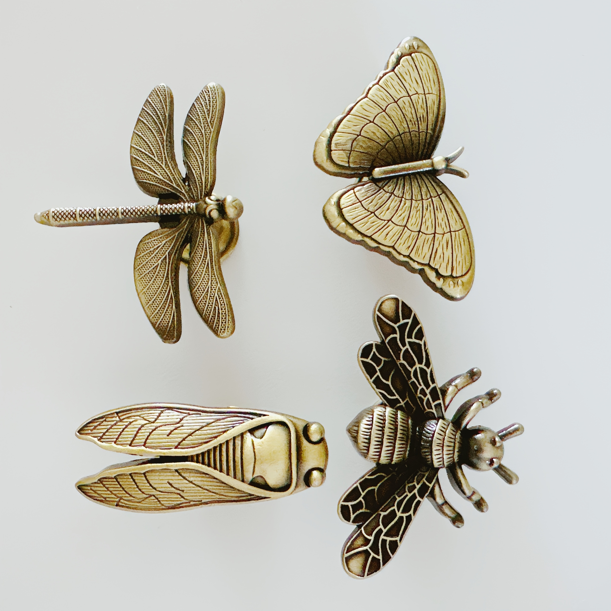 E-shop Ein Satz Schubladen-Griffe aus vier Zinklegierung-Insekten-Designs.