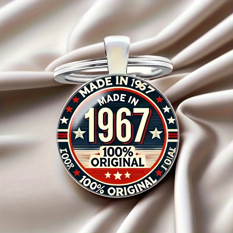 1pc Keychain Made In 1967, Fashionable Retro Alloy Material, Convex Round Glass Pendant, Stars And Stripes , Perfect Gift For , Suitable For Birthdays, Anniversaries And Milestone Celebrations