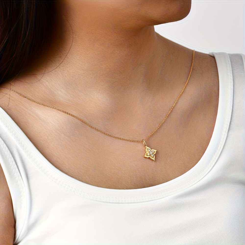 Women's 18K Gold-Plated Clover Necklace — Everyday & Festive Gift