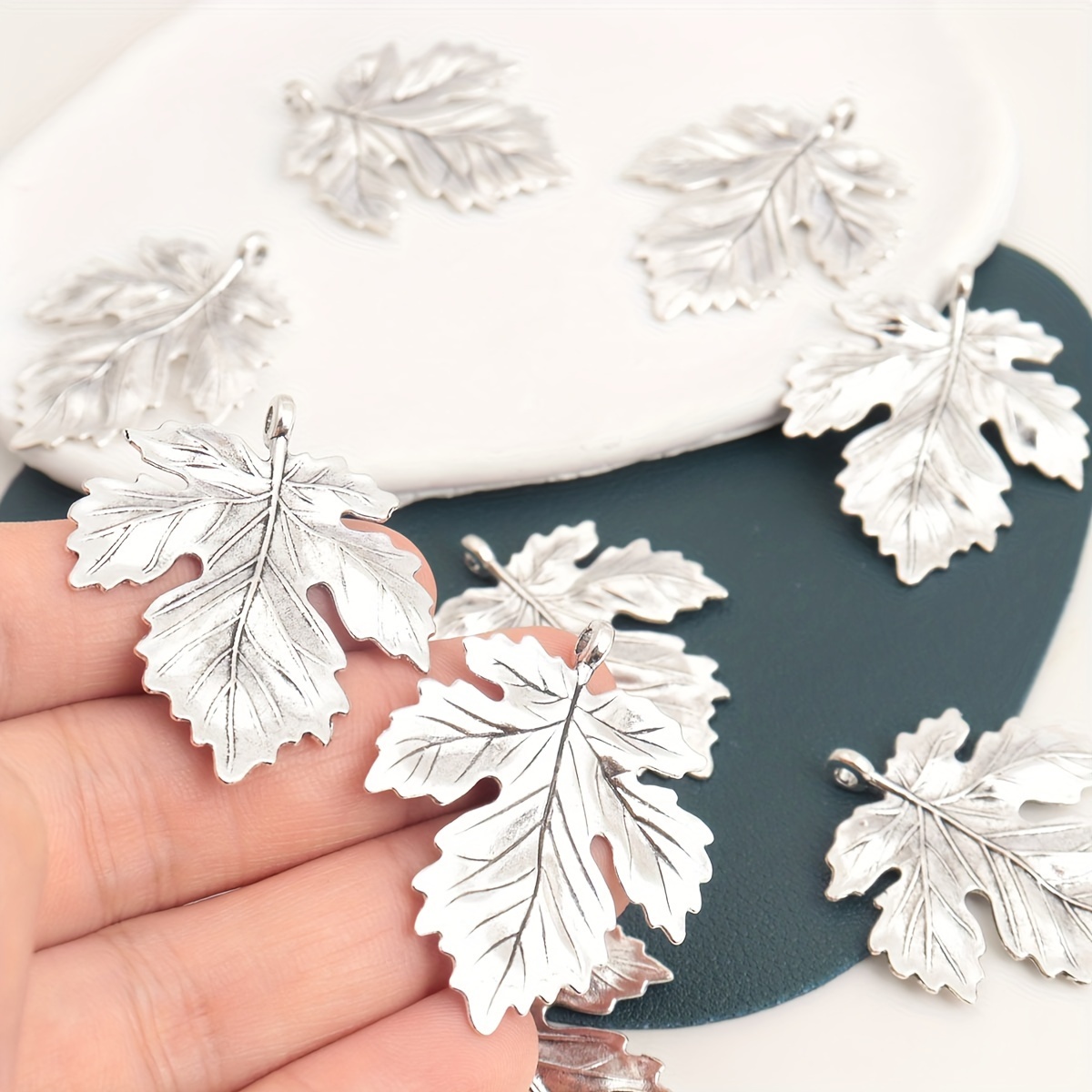 Set of 30 Maple Leaf Pendants Halloween Ornaments in Bronze