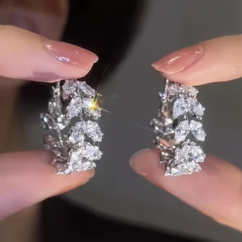 TEMU A Pair Of Luxurious Fashion Hoop Earrings For Women, With Sparkling Synthetic Zirconia In A Leaf Design, Weddings, Engagements, Parties, And Upscale Casual Jewelry.