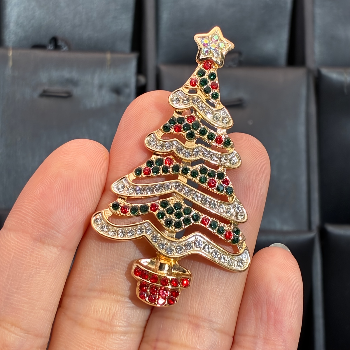 TEMU Rhinestone-encrusted Christmas Tree Brooch, High-end Light Luxury Christmas Pin, Festive Atmosphere Accessory For Coats And Suits, Gift