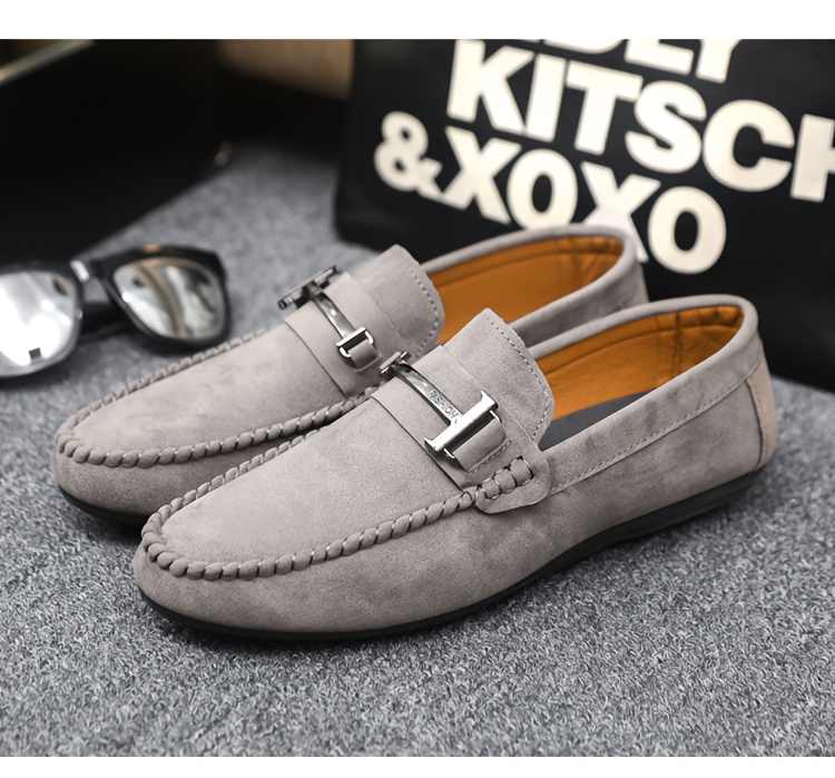 A Stylish And Upscale Pair of Men'S Casual Footwear, Designed with a Flat Round Toe And Perfect for Different Events, Offered in Several Color Options