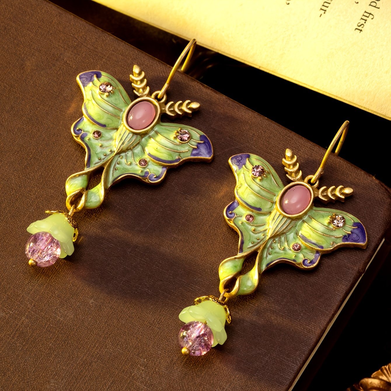 TEMU - Luxury Vintage Elegant Victorian Cute Enamel Earring Pattern Carved Romantic Vintage Literary Fashion Temperament Earrings