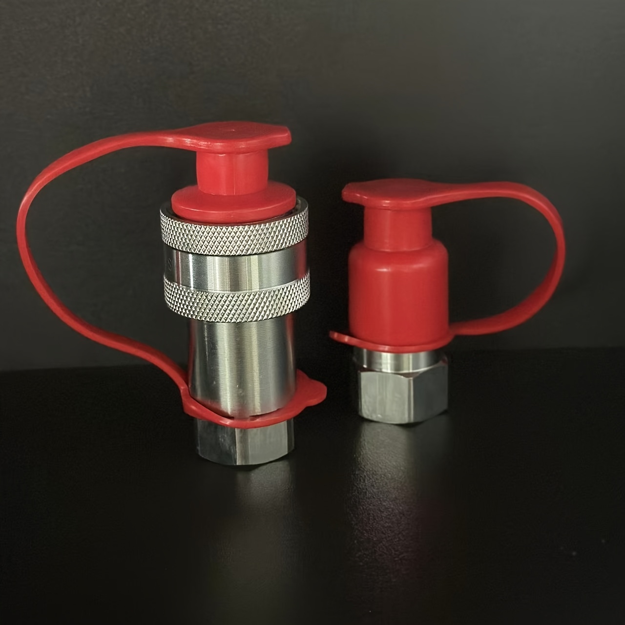 High Pressure Hydraulic Quick Coupler - Open-close Type With Red Dust Cap For Engineering & Agricultural Machinery