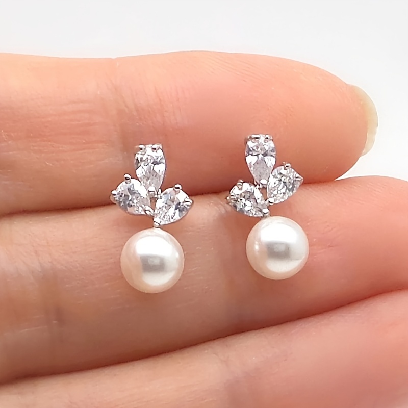 E-shop Exquisite elegante Ohrringe mit eingelegtem synthetischem Zirkonia für Damen, für Urlaub, , Dates, modische Ohrringe, schöne