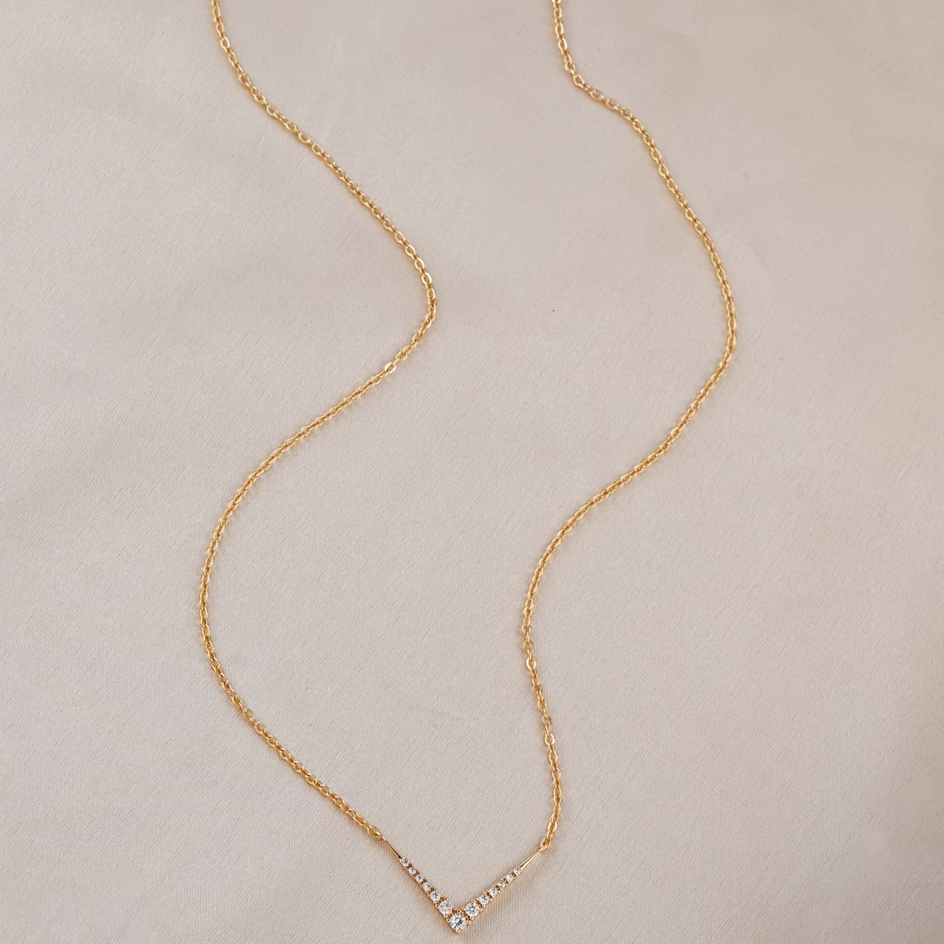 TEMU 1pc Fashion Pendant Necklace, Elegant And Light Luxury V-shaped Synthetic Synthetic Cubic Zirconiaia Inlaid Pendant Collarbone Chain, Suitable
