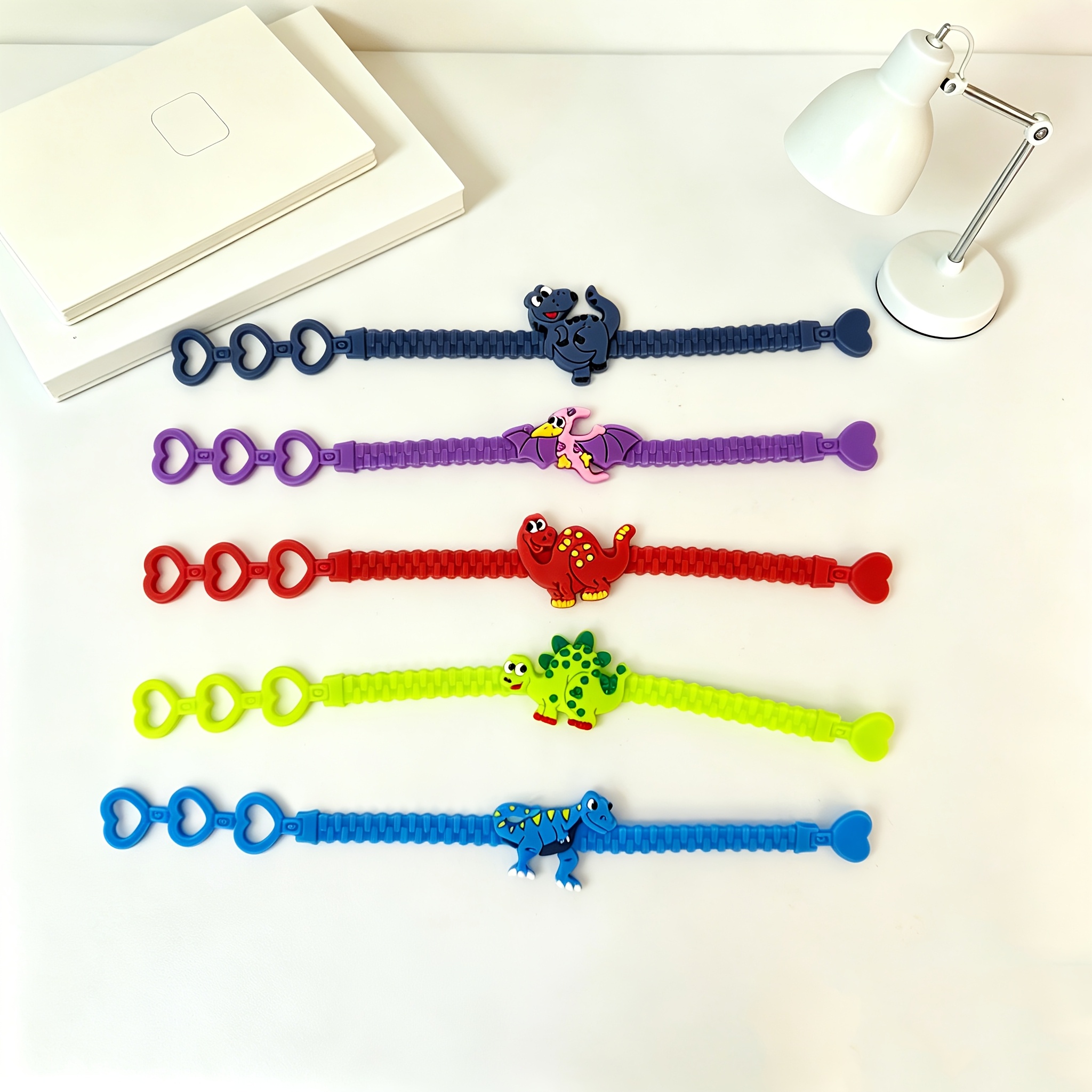 Lot De 20 Bracelets De Noël Pour Enfants – 4 Styles (Père Noël, Rennes, Bonhommes De Neige, Ours) – Accessoires Festifs Et Colorés