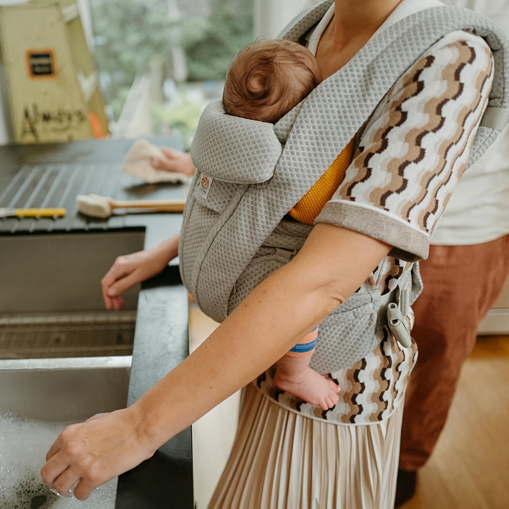 An Adjustable Baby Outdoor Sleeping Carrier, Breathable Baby Sling, Essential for Travel, Made of Soft Skin-Friendly Material, with Strong Load Capacity (Suitable for Ages 0-48 Months; Supports 3.18-20.41 KG)
