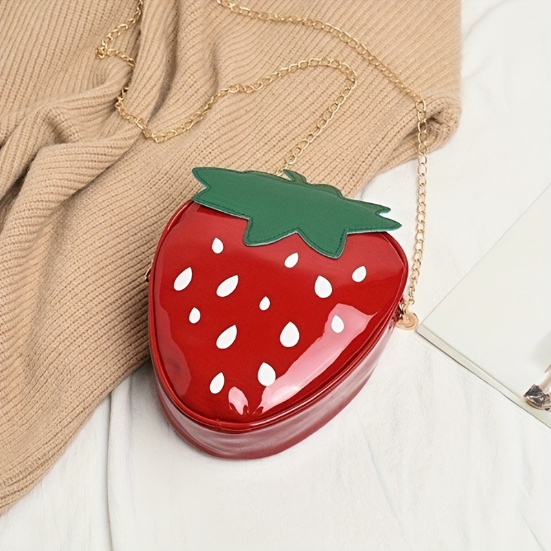 

A Popular Strawberry Bag For Is Selling Like Hotcakes, A Must-have For Enthusiasts.