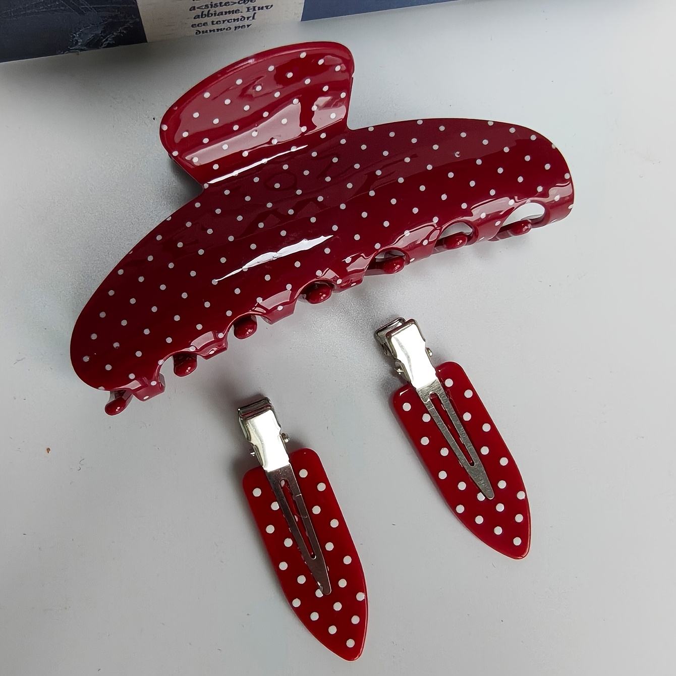 TEMU 3pcs/set Claw Clips Retro Polka Dot Hair Claws Hair Clips Red Blue Black Hair Additions Set Large Hair Bun Shark Clips Women's Hair Additions