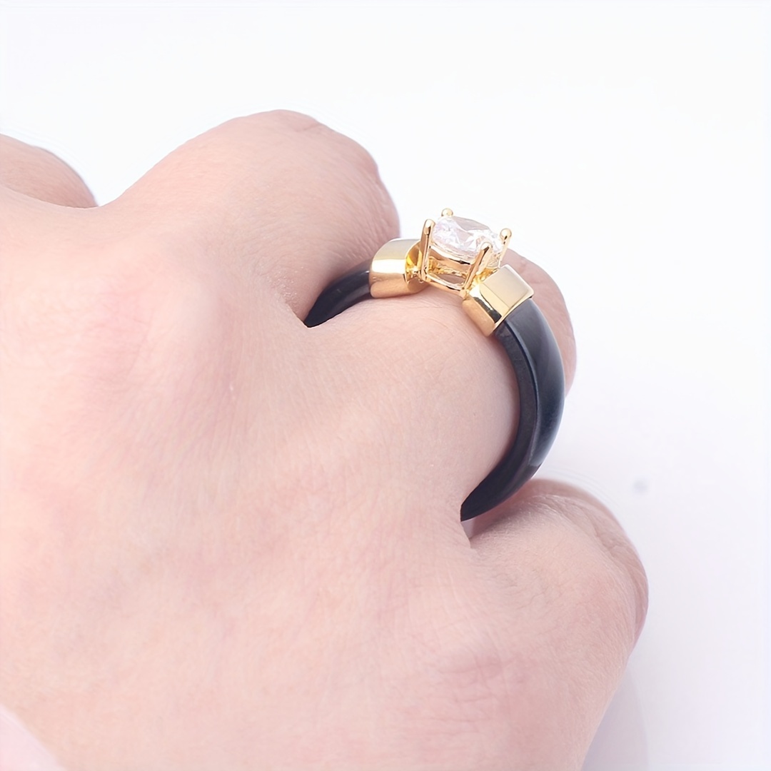 

A Synthetic Zirconia Creative Ceramic Ring Splicing Index Finger Ring Suitable For Daily Vacation And Party Wear, Valentine's Day Lovers To Send