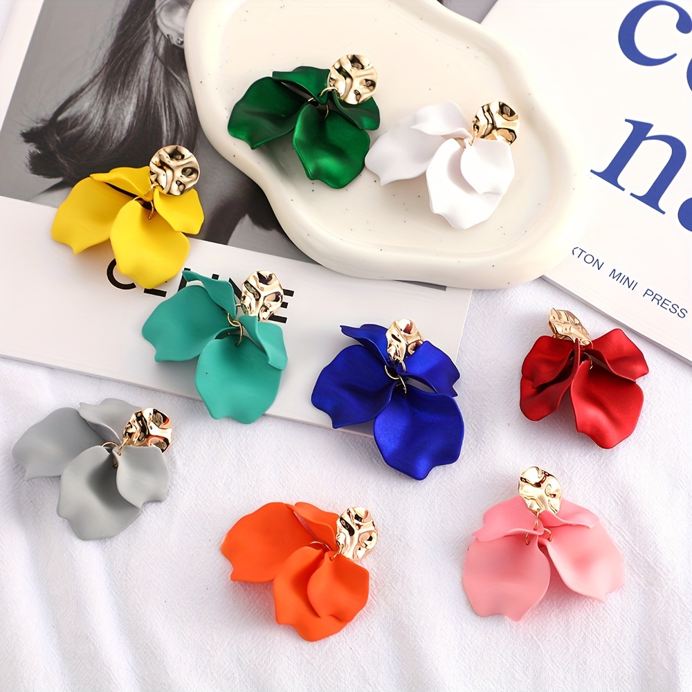 

Chic Acrylic Flower Clip-on Earrings For Women - Simple Petal Design, Copper Posts, Perfect For Everyday Wear