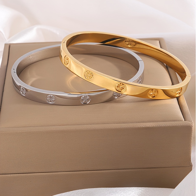 Women's Simple Casual Stainless Steel Rice Character Embossed Bracelet