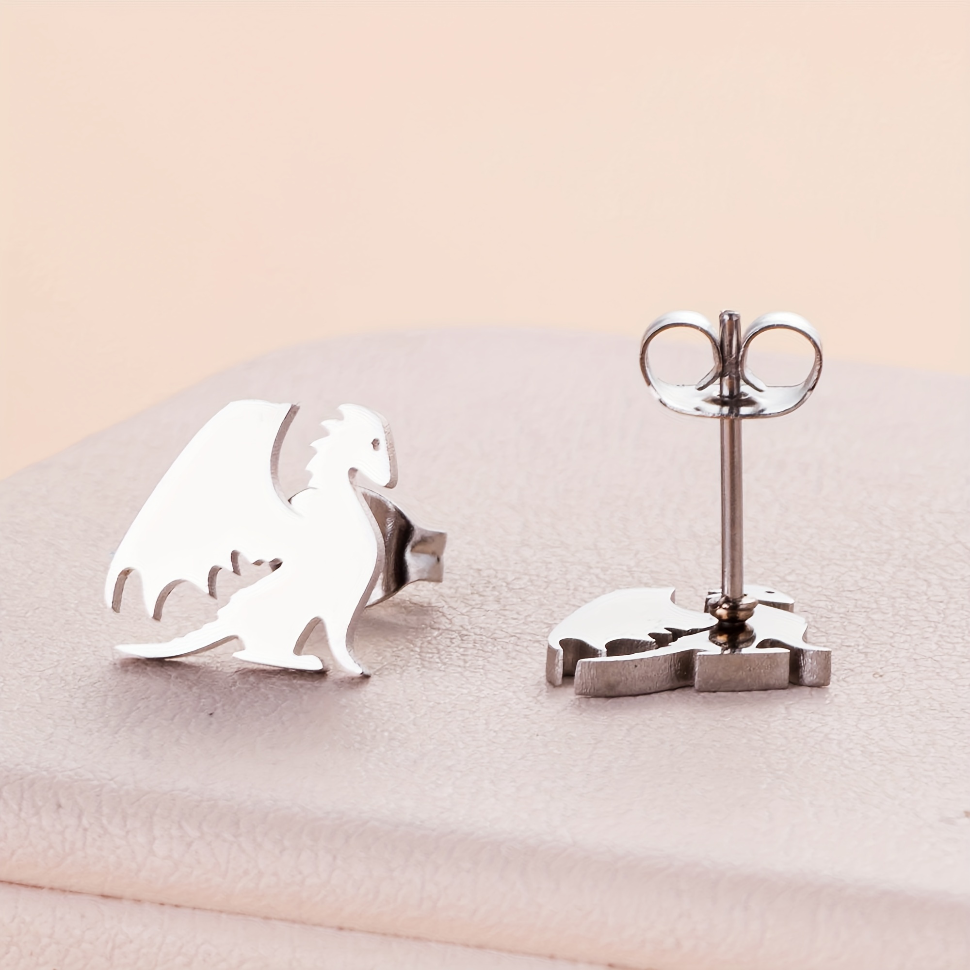 TEMU 1 Paire (2pcs) de Boucles d'Oreilles à Clous Hypoallergéniques en Acier Inoxydable pour Femmes sur le Thème des Dinosaures