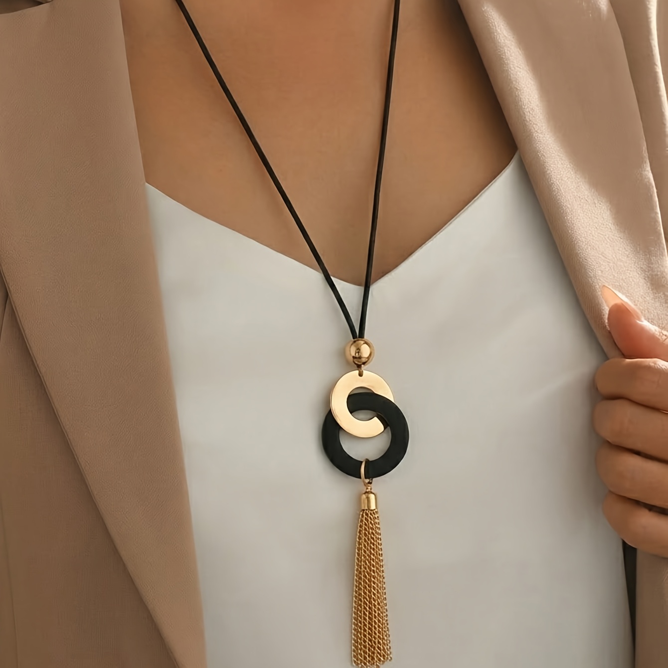 TEMU 1pc Women's Fashion Pendant Necklace, Spring/summer Vintage Style, Niche Design, Double Rings, Tassel Pendant, Cord Choker, High-end Feel, And