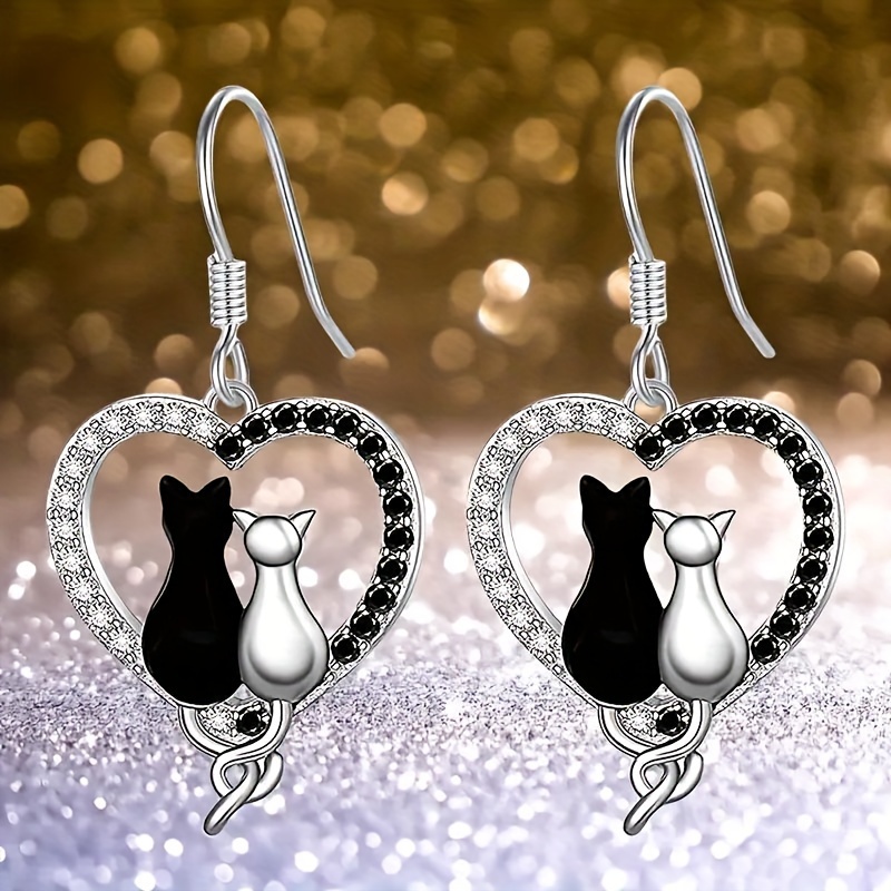 

1 Pair Of Fashion Black And White Cat Heart Shape Dangle Earrings For Women As Birthday And Christmas Gift, Fashion Trend Versatile Earrings