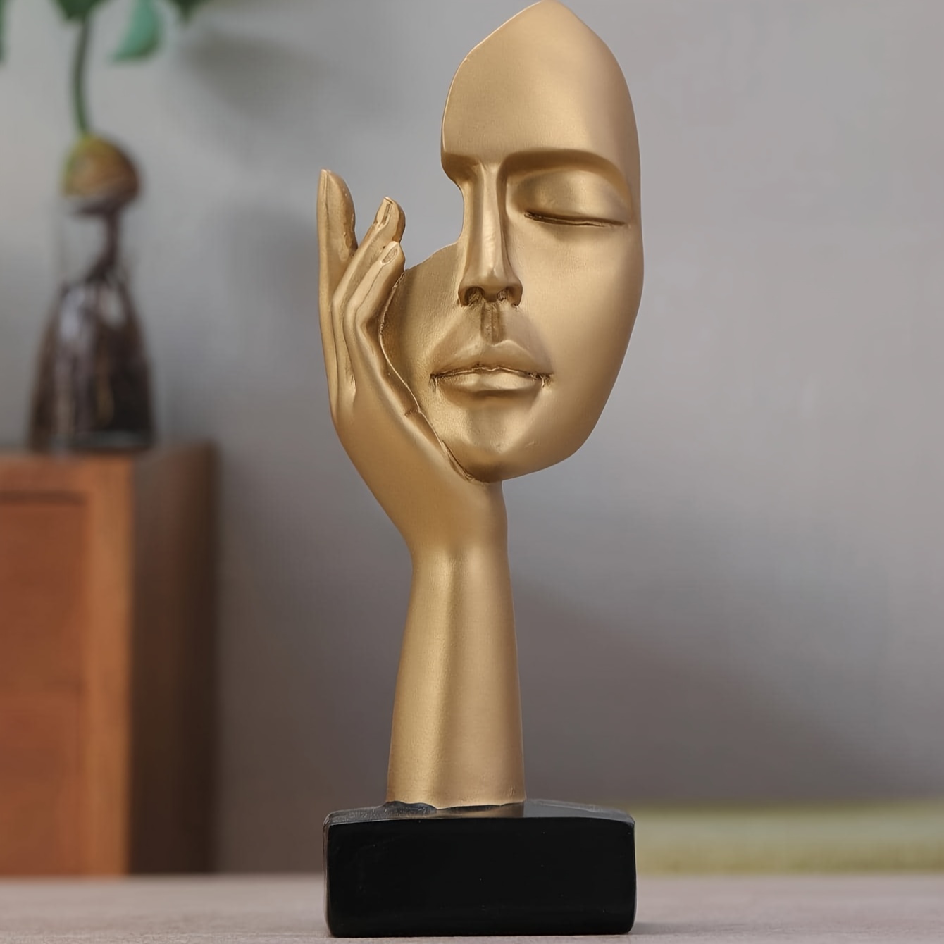 

1pc Abstract Faceless Hand Sculpture, Resin Decorative Figurine, 6.69 Inches Tall With 2.17-inch Base, Home Decor, Artistic Display, Tabletop Decor, Modern Design, Golden Finish