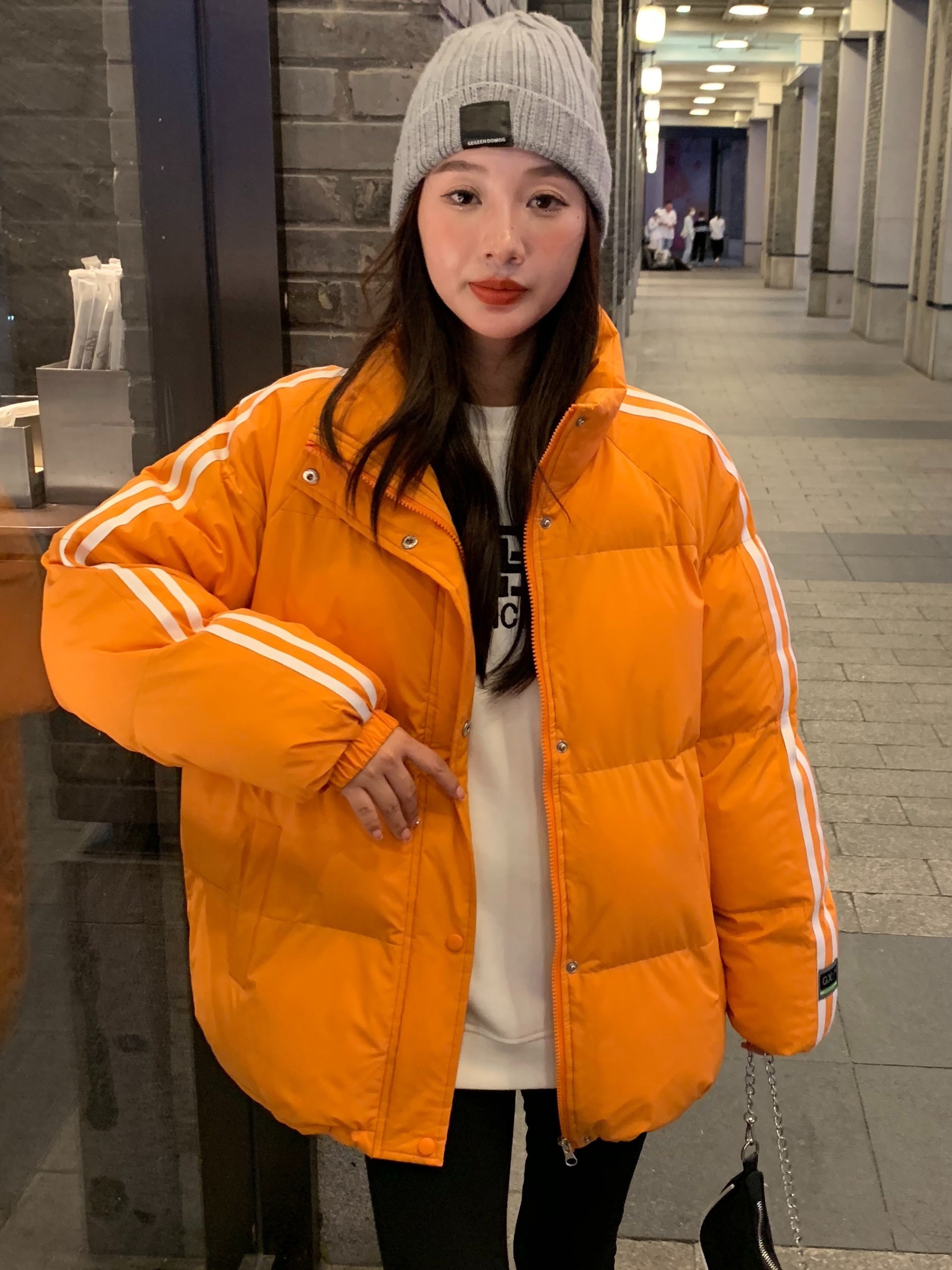 Women's Stylish Orange Puffer Jacket with Warm Winter Coat, Casual  Stand Collar Design, Long Sleeve, Loose Fit Cold Weather Outfits