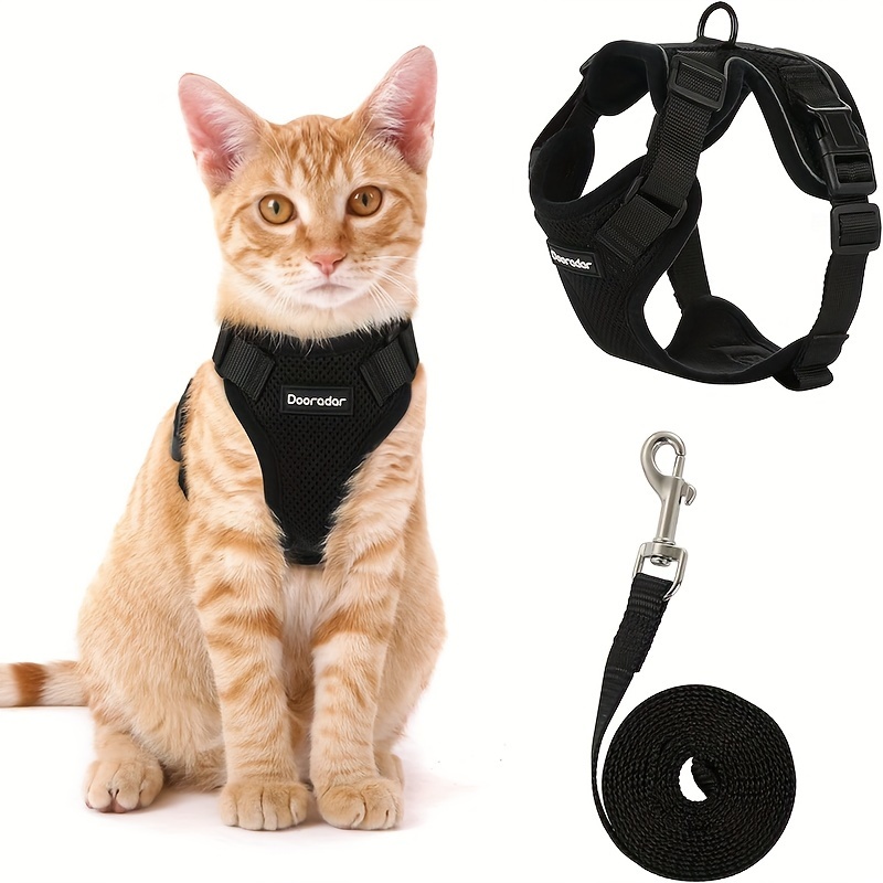 

Cat Traction Rope Can Be Adjusted To Prevent The Cat From Breaking Free, And It Can Slip The Cat's Reflective Rope Vest-type Pet Chest Strap+traction Rope 2-piece Suit.