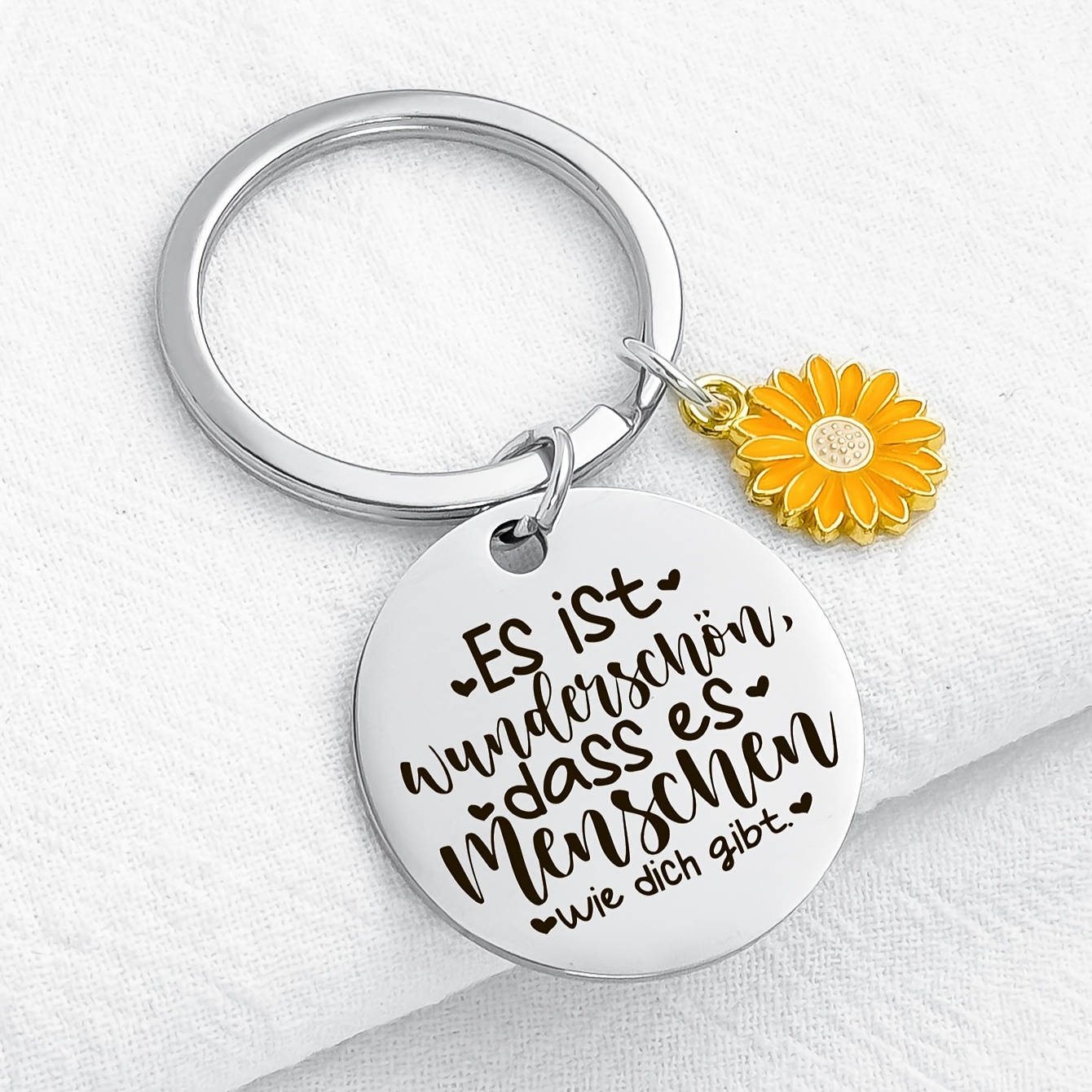 Image of New Casual Stainless Steel Keychain Pendant, With Yellow Chrysanthemum, For , Colleagues, , With Inspirational Quote "es Gibt Menschen Wie Dich"