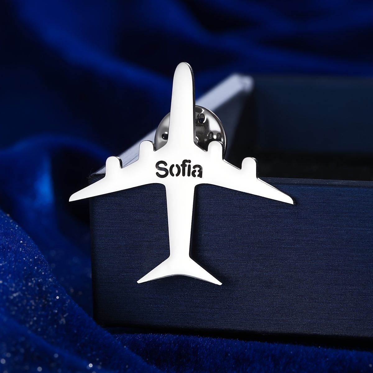 E-shop Personalisierte Namensbroschen - Zarte Flugzeug-Anstecknadel für Herrenanzüge zum Andenken am Hochzeitstag, Ideales Geschenk für den Trauzeugen,