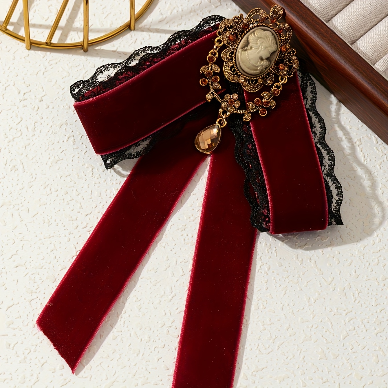Image of 1pc, Elegant, Luxurious Retro Style, Oversized, Velvet Ribbon Bow, Portrait Badge, Sparkling, Women's Brooch, Corsage Lapel Pin, Suitable For Daily Wear, Holiday Dates, Parties, And Gifts