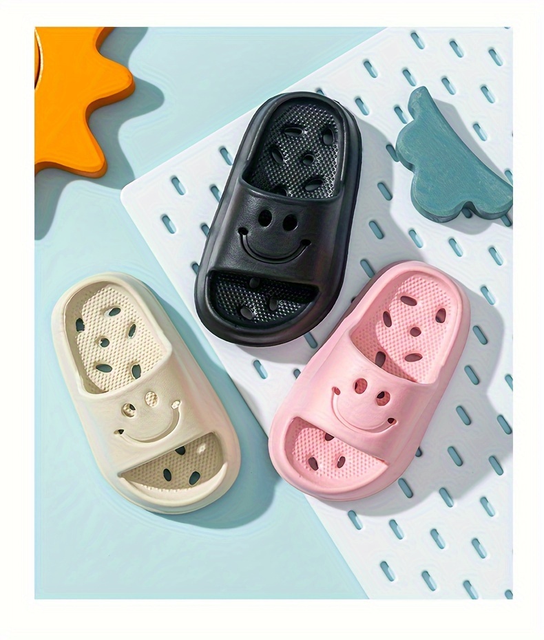 New joyful Face Hollow Youngsters's Slippers, Fashionable and Cute EVA Beach Shoes with Open Toes, Breathable and Handsome Sandals for Indoor Bathroom, Non-slip Quick-drying Outdoor Garden Lightweight Soft Comfortable Travel Shoes All Seasons