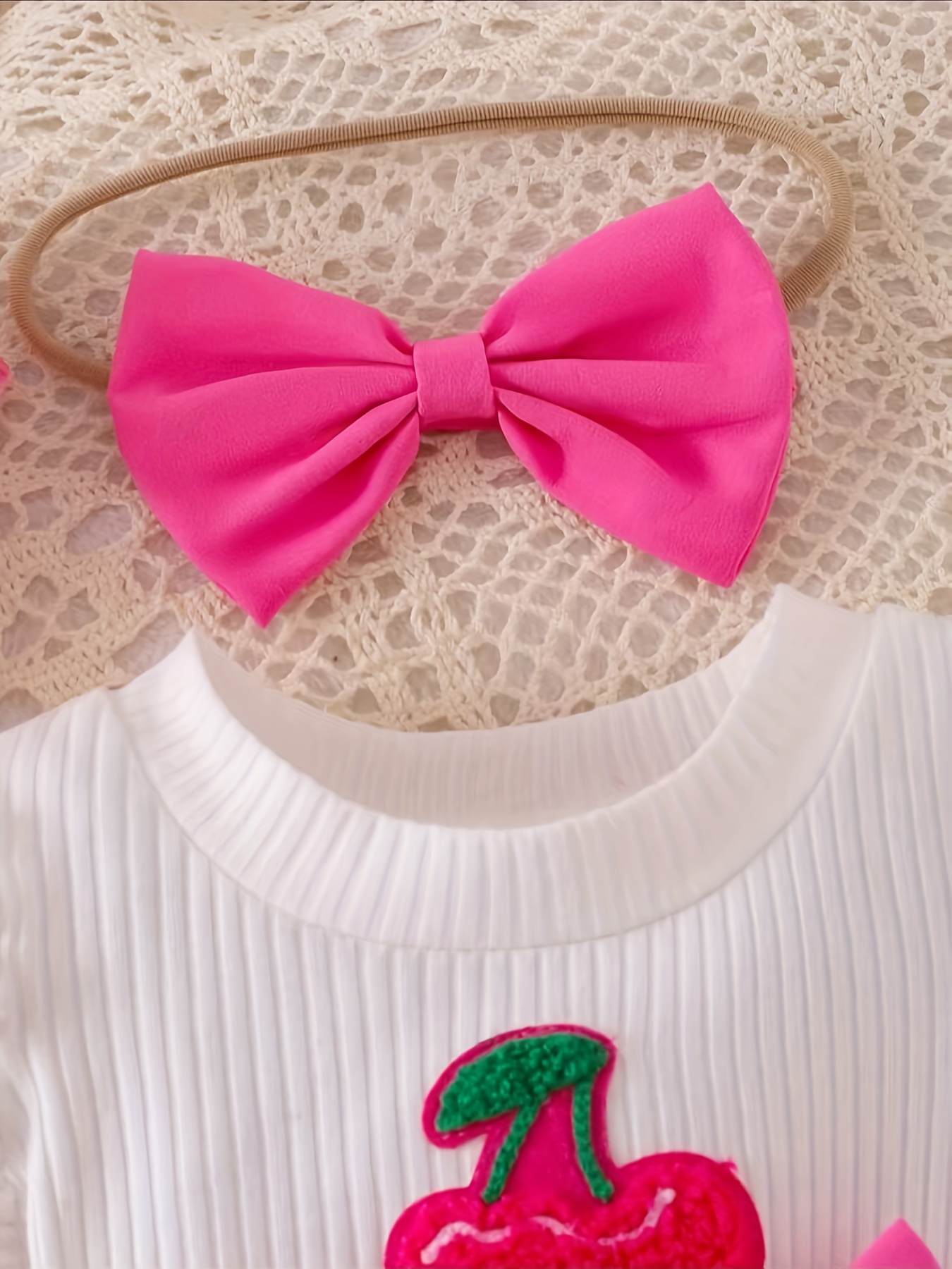 Baby Girl'S Cherry Bubble Sleeve Romper with Bow Detail - Soft Pink & White Ruffled Sleeves, Matching Socks & Hair Tie, Perfect for Spring & Summer, Baby Girl Outfit, Baby Girl Clothes, Playful Babywear, Comfortable Babywear, for Outdoor