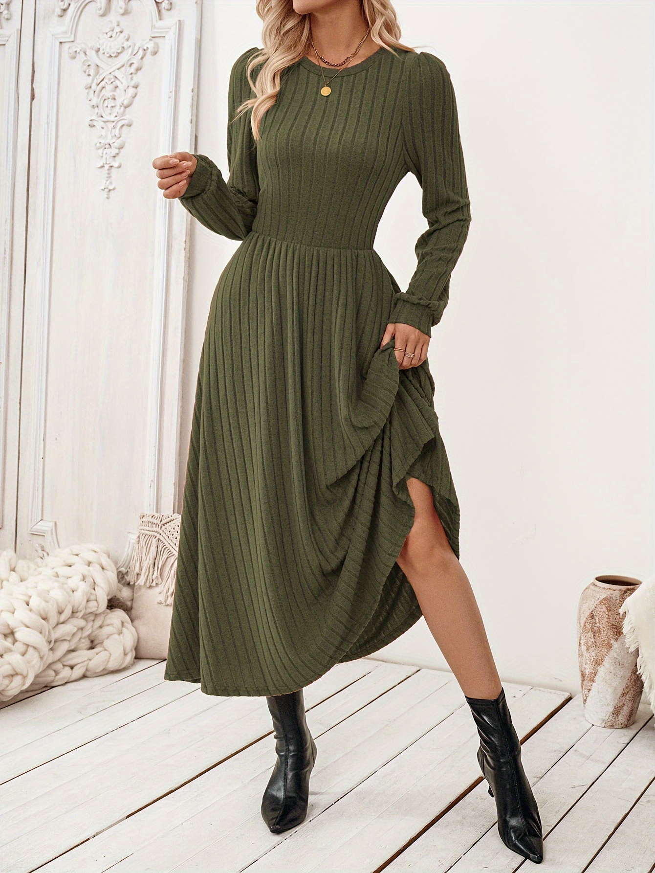 green emerald velvet dress Layalina Dark Green Maxi Dress With Long Sleeves main image 0