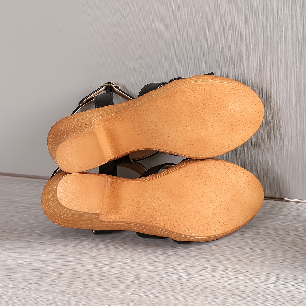 Women's Summer Fashion Sandals - Round Toe Chunky Heel Open-Toe PU Cover with Adjustable Buckle Strap, Black & White Casual Dressy Shoes for Beach, Parties & Casual Attire, Chunky Heel Sandals, Beach Footwear, Modern Feminine Style, Fine Detail Craftsmanship