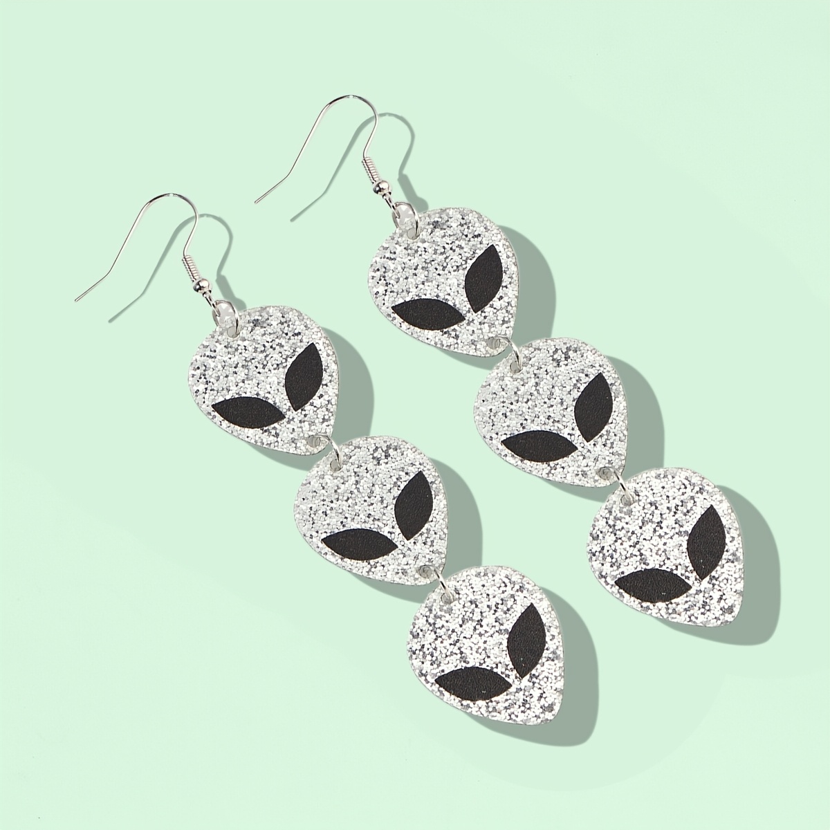 2pcs Halloween Futuristic Head Acrylic Fashion Creative Niche Design Trendy Earrings Daily Party Festival Celebration Performance Wear