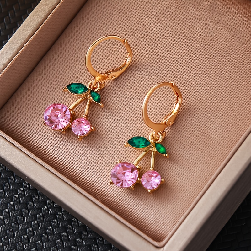TEMU A Pair Of Minimalist And Stylish Cherry Pendant Earrings, A Trendy Fashion Item That Embodies Light Luxury And , Suitable For Everyday Wear As