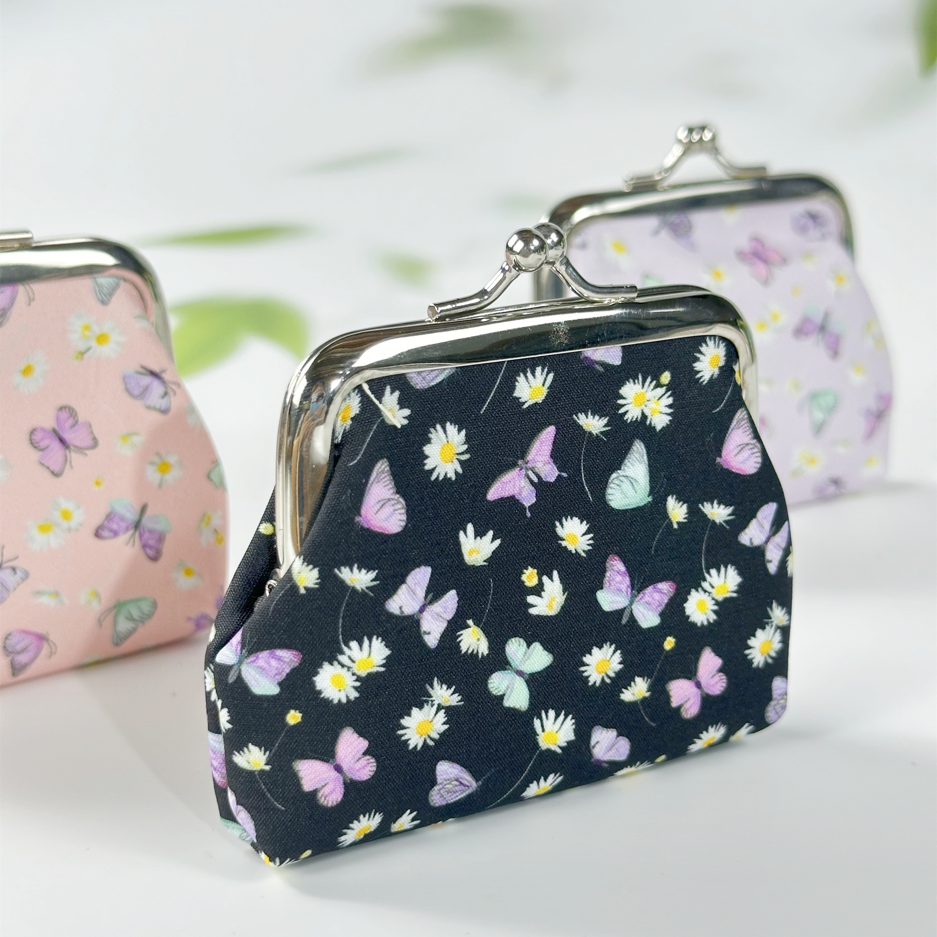 

[customer ] Chic Butterfly Print Coin Purse For Girls - Lightweight, No-lining Fabric Wallet With Kiss Lock Closure