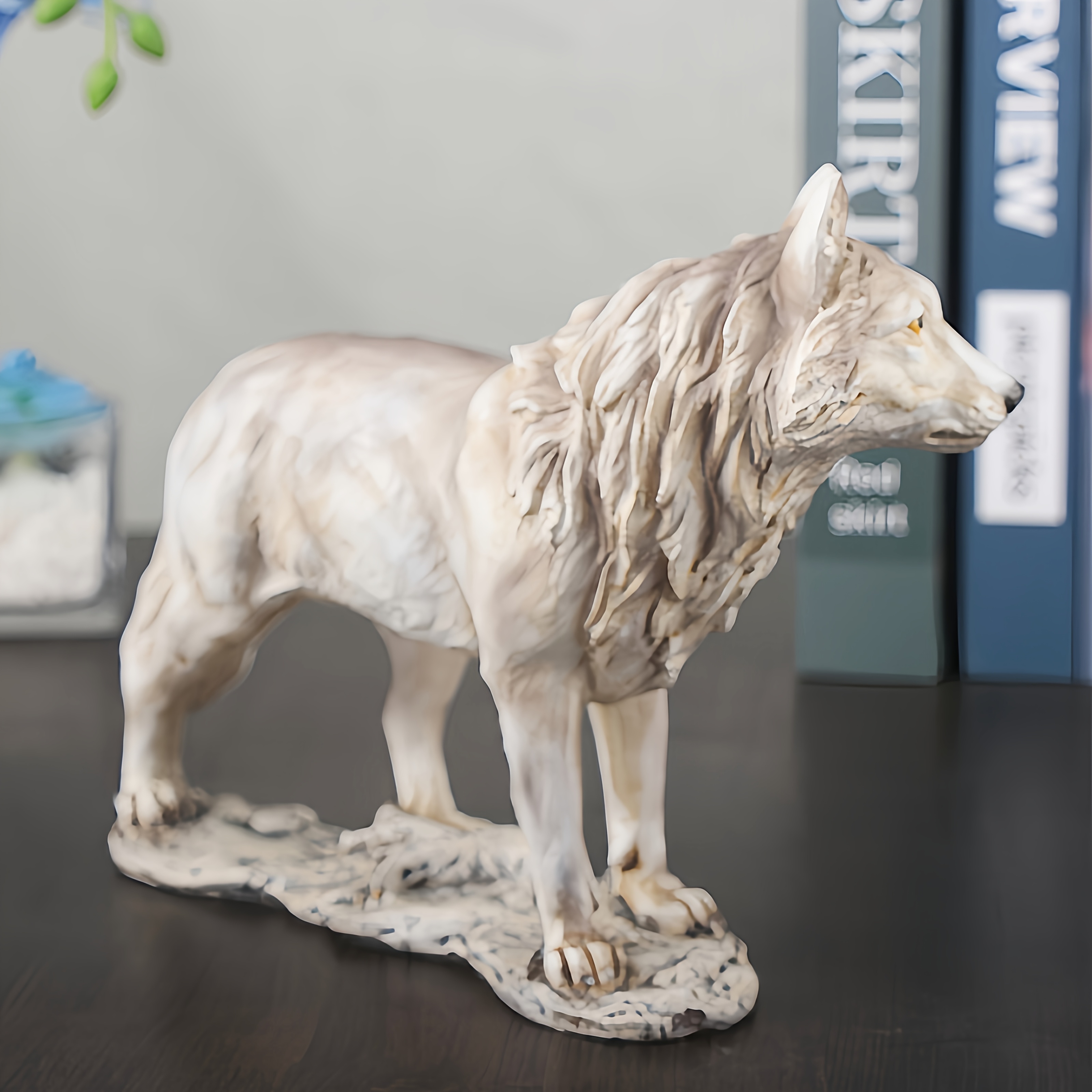 9-Inch Grijze en Witte Wolf Sculptuur