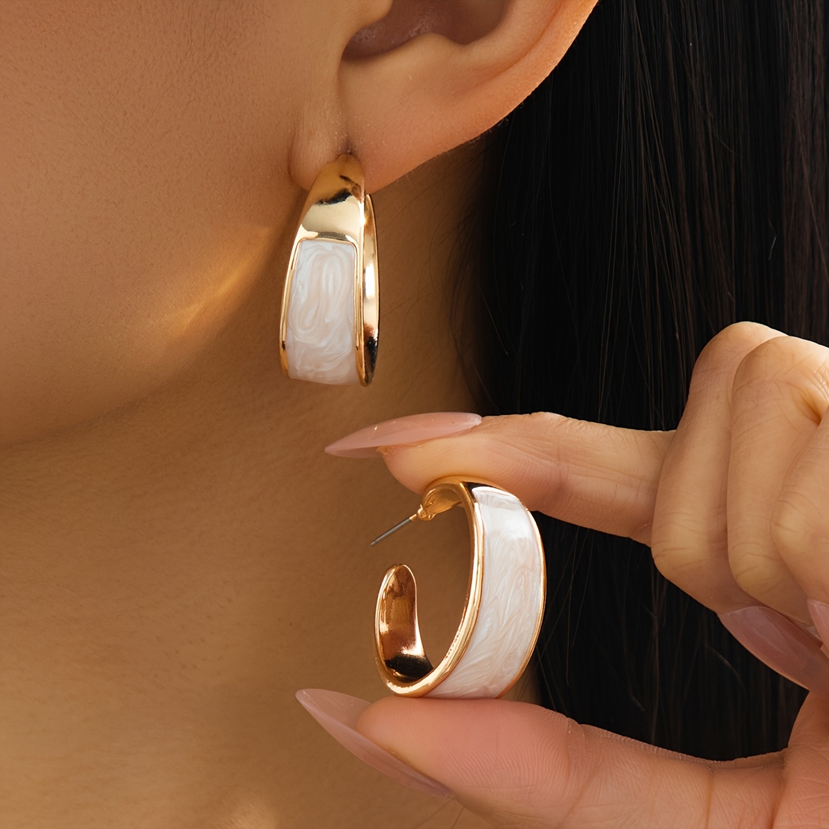 TEMU A Pair Of Fashionable Circular Earrings For Women With Elegant And Classic Temperament, Retro Summer Style, New Beach , Handmade Oil White