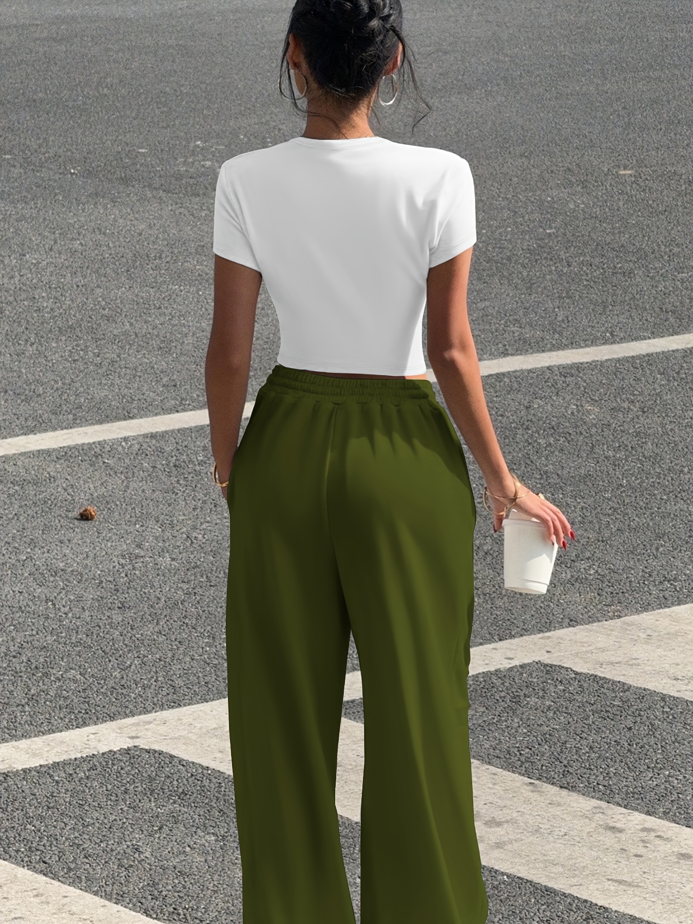 A Stylish Two-Piece Set for All Seasons, Featuring a Heart Print Casual Outfit, Consisting of a Fitted White Short T-Shirt And Tapered Jogger Pants, Machine Washable, Perfect for Street Fashion And Vibes