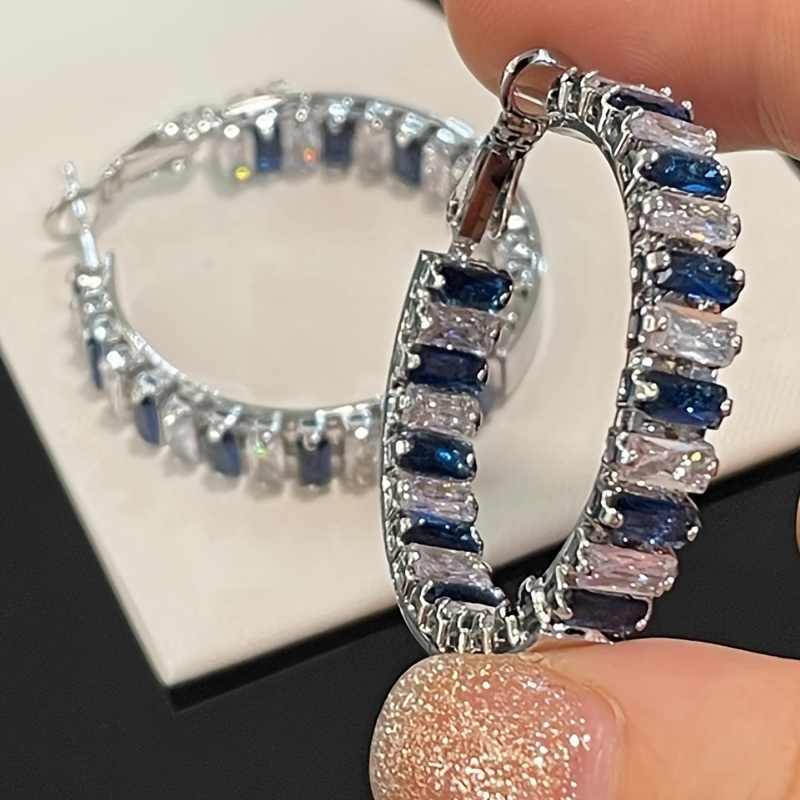 1 Pair Women's Fashion Hoop Earrings Luxurious Square Synthetic Zirconia Large Circle Earrings Women's Party Jewelry Daily Casual Fashion Accessory (no Card)