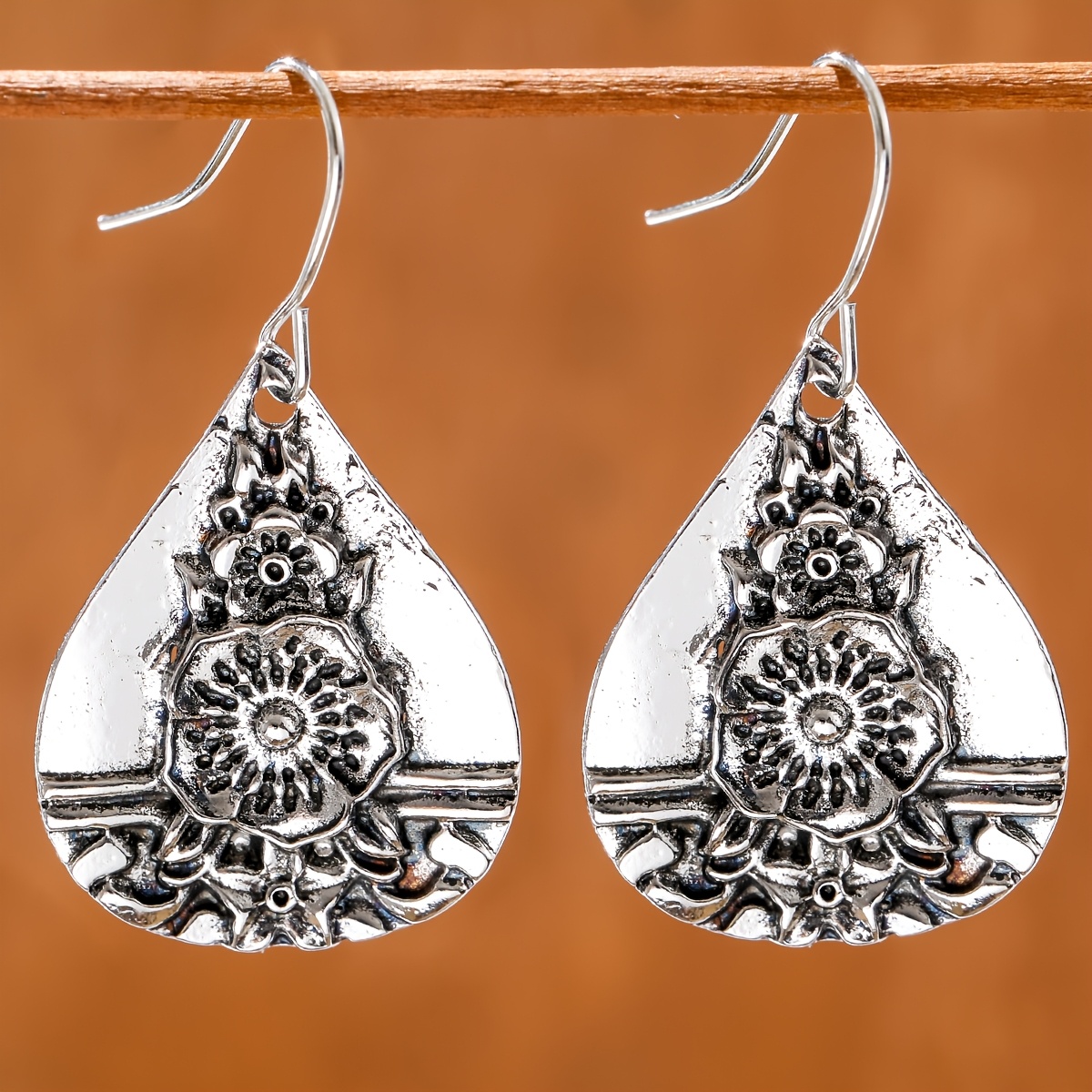 Men's Vintage Floral Pattern Stud and Dangle Earrings
