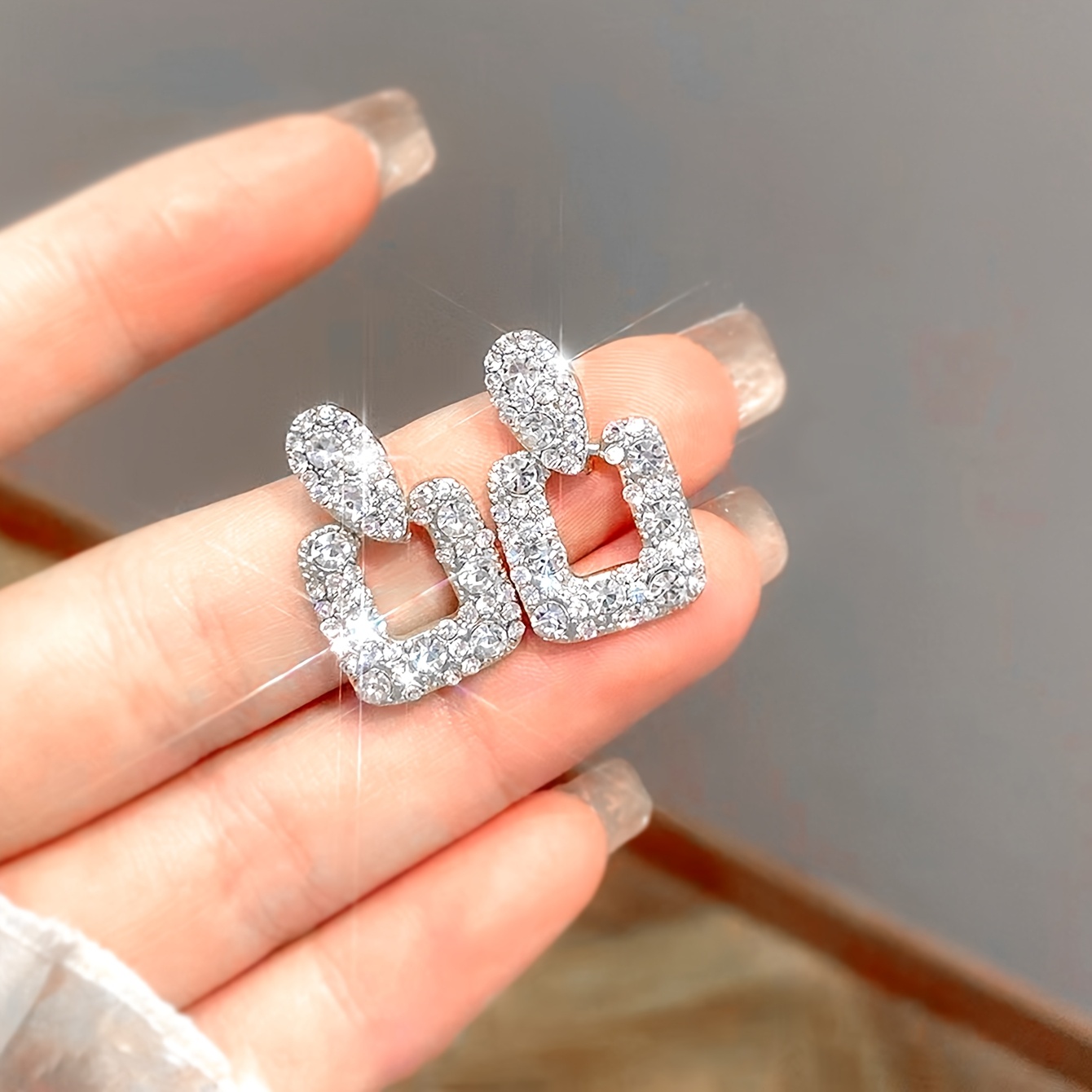 TEMU Damen Ohrstecker 1 Paar Mode Leicht Luxus Geometrisch Hohle Quadratische Exquisite Hochzeitssaison Ohrring Schmuck