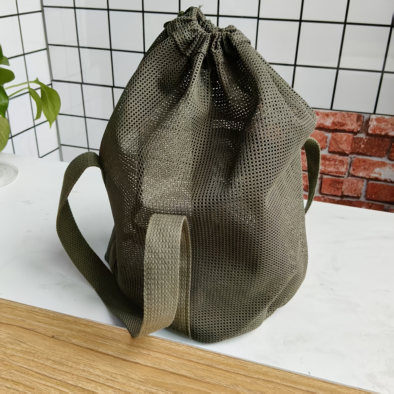 TEMU 【商品名】スポーツ アウトドア 水泳用品 ドロー ラウンドマウス メッシュ トイレタリーバッグ ビーチバッグ スイミングバッグ ポータブル 収納バッグ 折りたたみ 収納バッグ 多機能 通気性 丈夫 丈夫 食品非接触 再利用可能