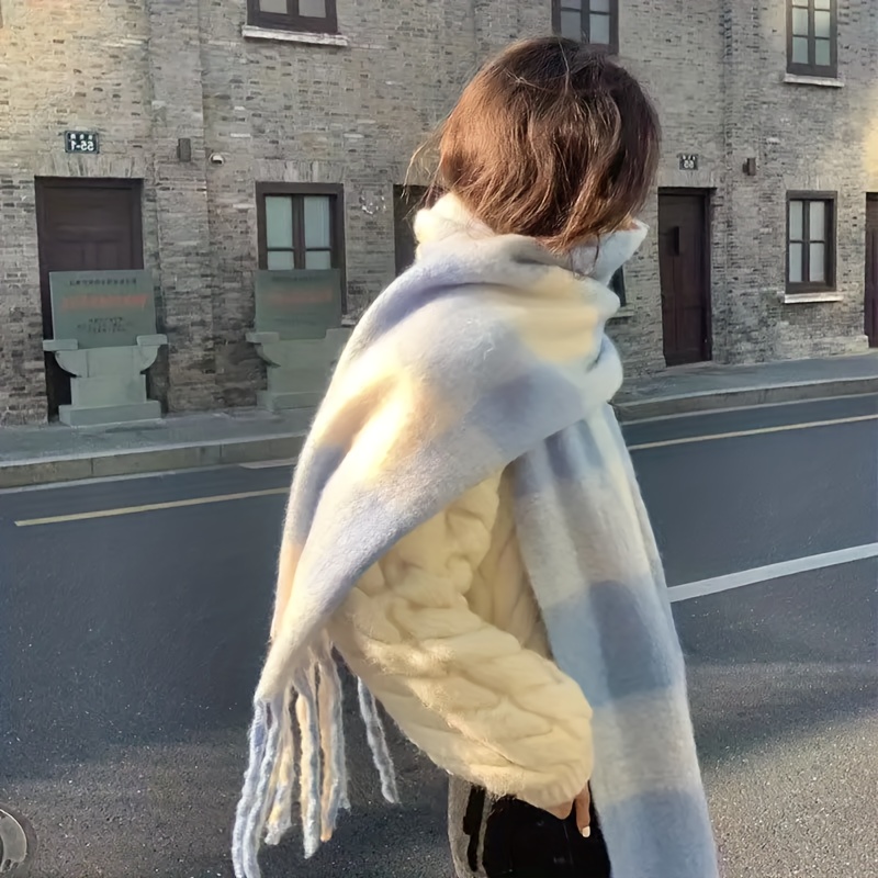 1pc of Blue and White Checkered Warm Scarf, Soft with Tassel Double-sided Decoration, Suitable for Autumn and Winter Outings, Travel, Multi-functional Fashion
