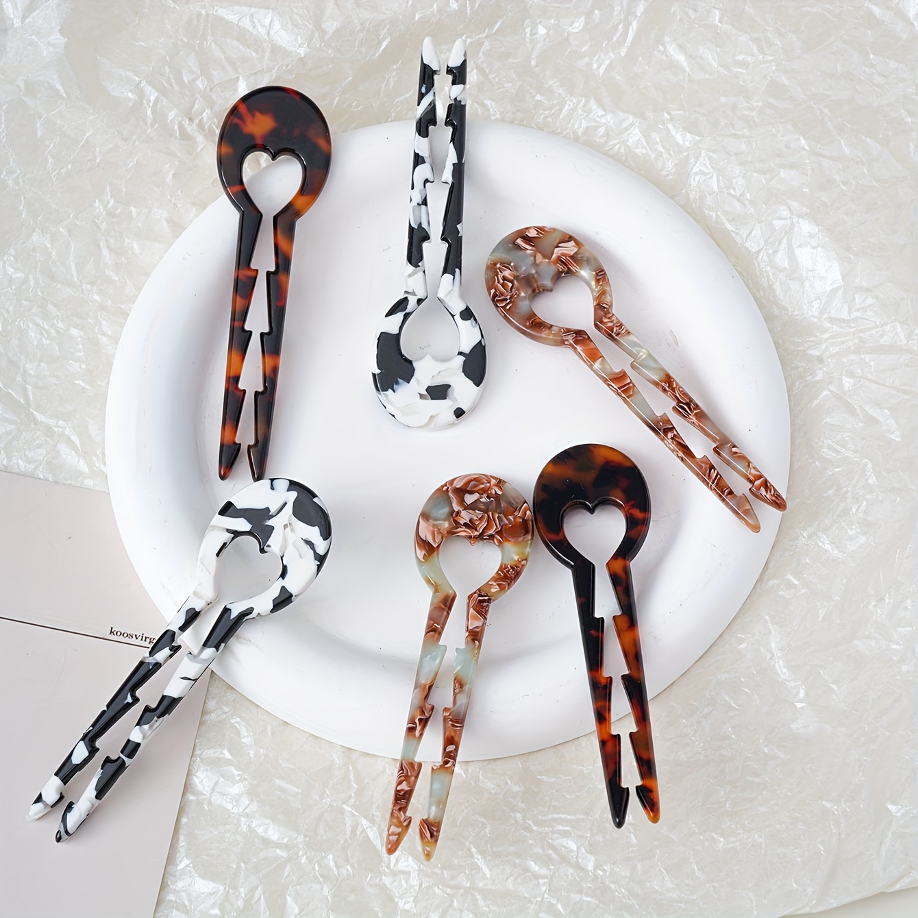 6pcs elegant resin heart shaped hairpins with     womens updos and daily use   and white patterns ideal for birthdays and special occasions stylish hair accessories floral pattern hairpins durable hairpin Product details 3