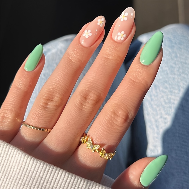 summer nails almond shape