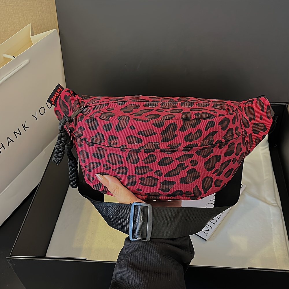 Image of Women's Chest Bag Leopard Print Retro Fashion Versatile Chest Bag Features Woven Pull Tab Shoulder Strap Zipper Closure Very Suitable For Travel Commuting Waist Bag Chest Bag