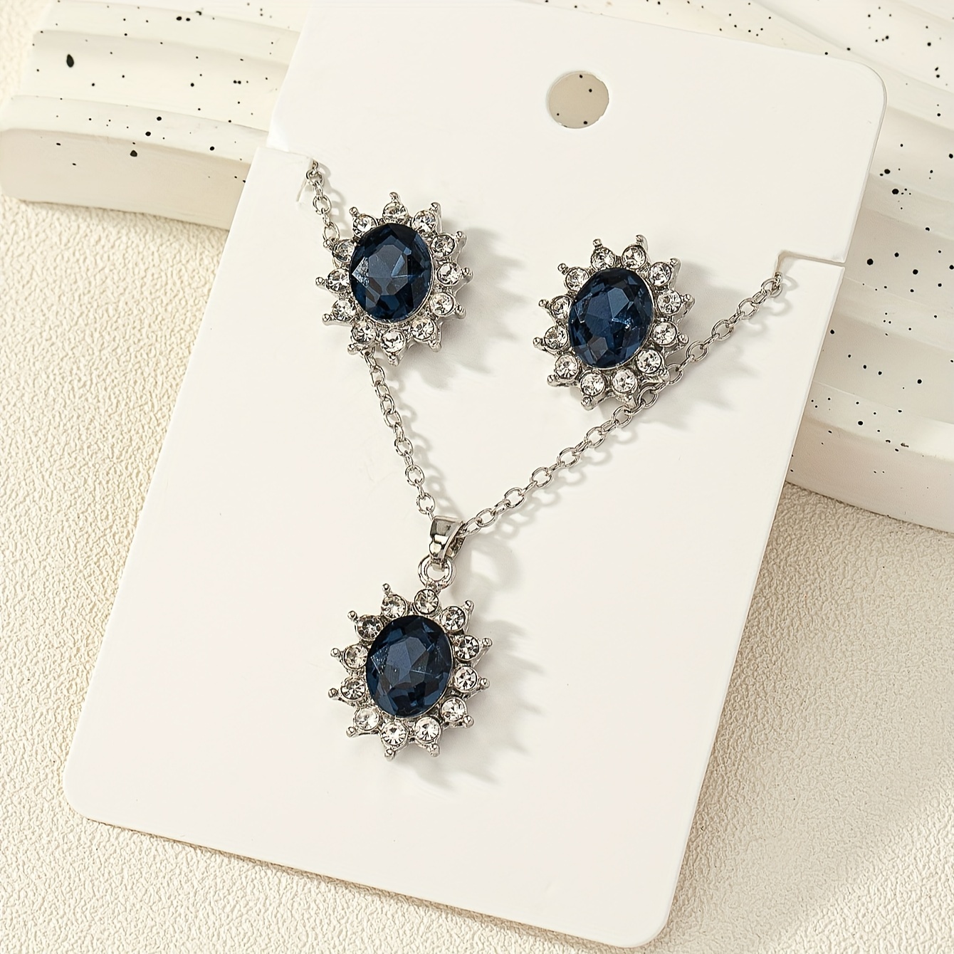 

1 Ensemble de Bijoux Multi-pièces Transfrontalière Meilleurs Ventes Ensemble de 2 Pièces Boucles d'Oreilles et Collier en pour Femmes Adapté pour le Port