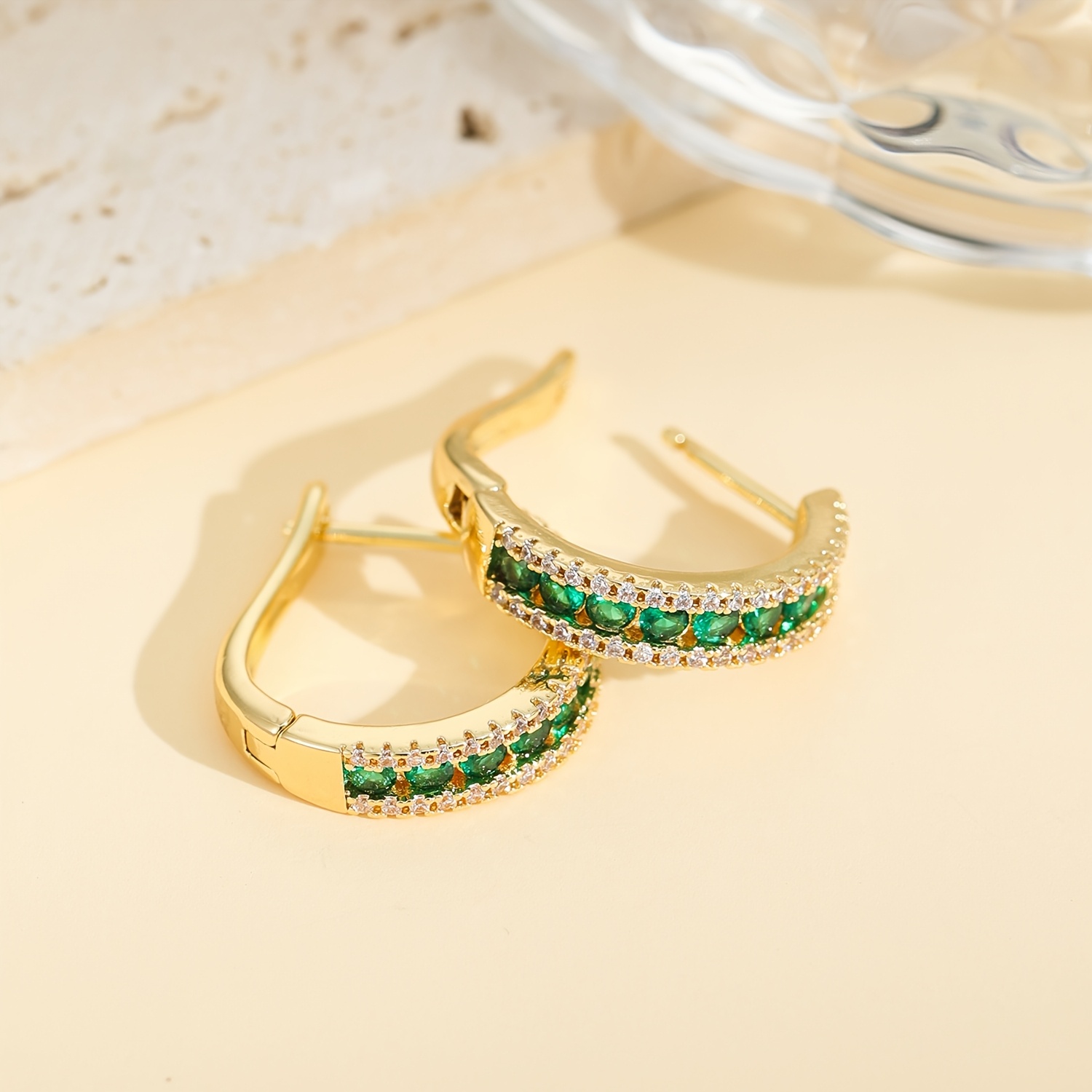 E-shop 1 Paar Luxuriöse, glänzende grüne Diamantimitation-Ohrringe für Damen - Luxuriöser Kupferschmuck für Party und als Geschenk